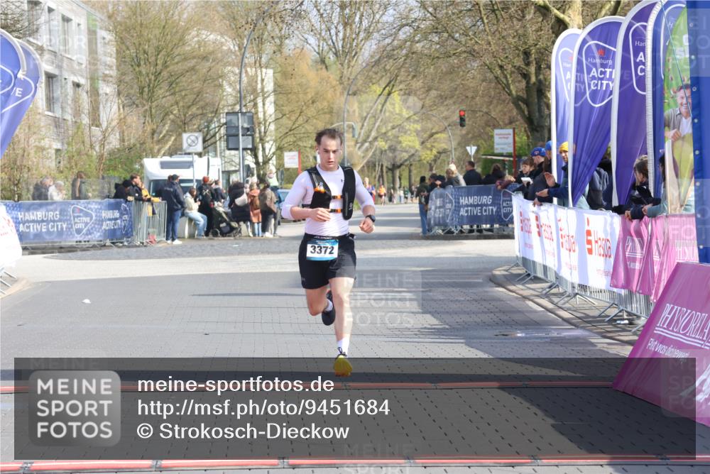 12.04.2026 - 45. Internationalen Wilhelmsburger Insellauf Strokosch-Dieckow http://msf.ph/oto/9451684 12.04.2026 10:17:23 Ziel 3372 meine-sportfotos.de