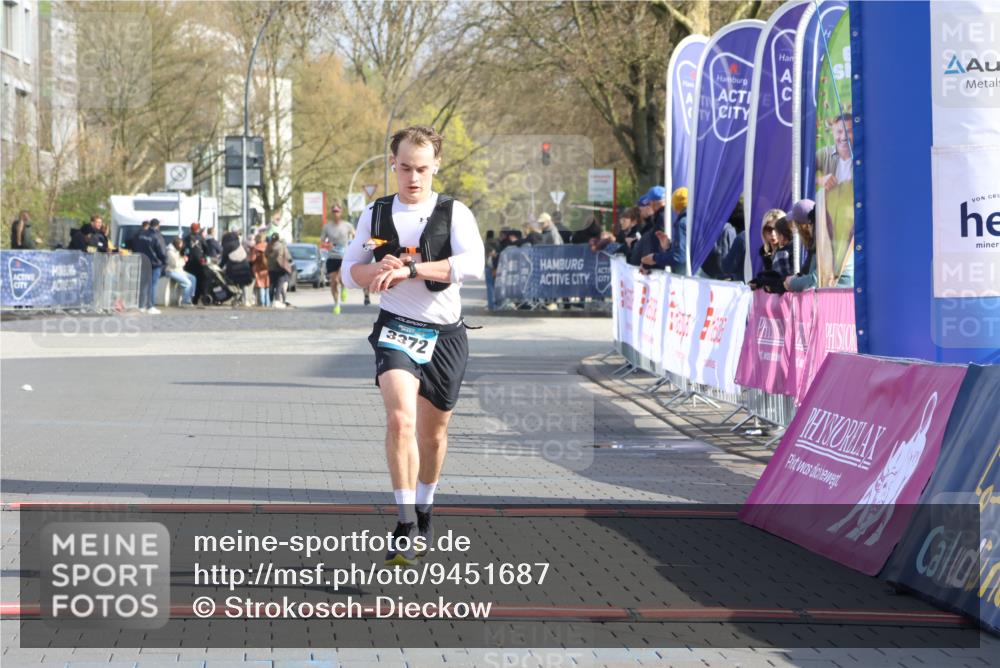 12.04.2026 - 45. Internationalen Wilhelmsburger Insellauf Strokosch-Dieckow http://msf.ph/oto/9451687 12.04.2026 10:17:23 Ziel 3372 meine-sportfotos.de