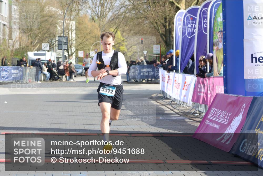 12.04.2026 - 45. Internationalen Wilhelmsburger Insellauf Strokosch-Dieckow http://msf.ph/oto/9451688 12.04.2026 10:17:23 Ziel 3372 meine-sportfotos.de
