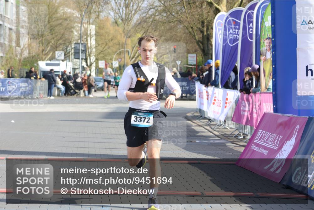 12.04.2026 - 45. Internationalen Wilhelmsburger Insellauf Strokosch-Dieckow http://msf.ph/oto/9451694 12.04.2026 10:17:24 Ziel 3372 meine-sportfotos.de