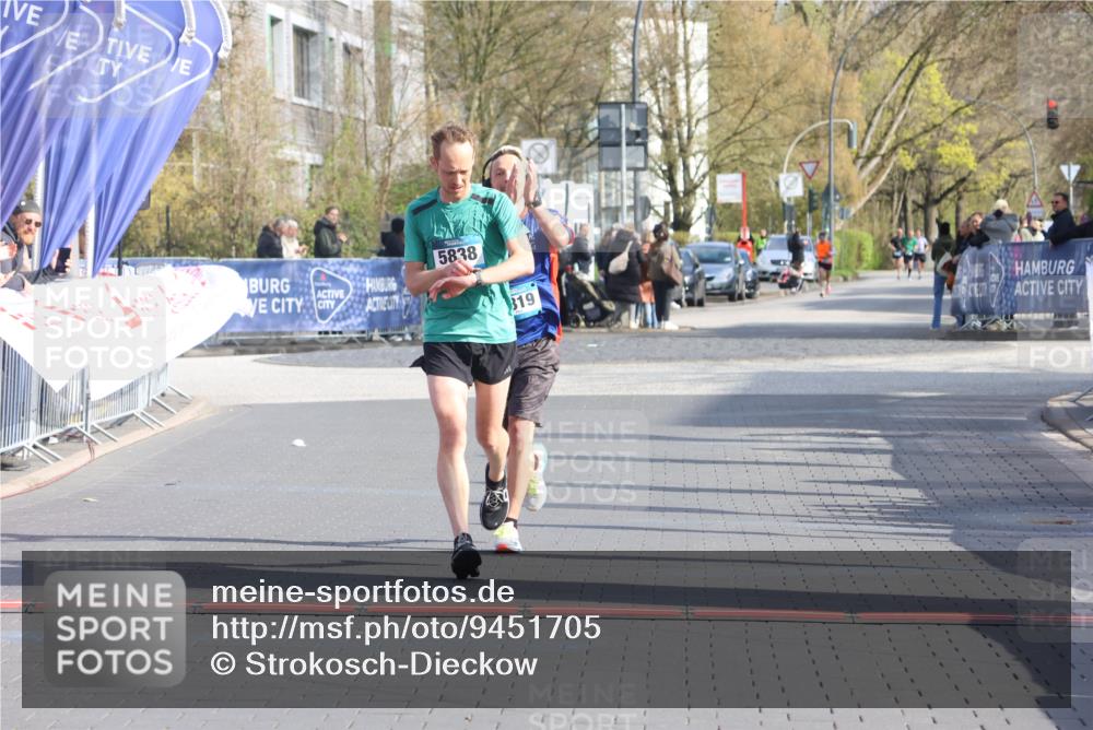 12.04.2026 - 45. Internationalen Wilhelmsburger Insellauf Strokosch-Dieckow http://msf.ph/oto/9451705 12.04.2026 10:17:40 Ziel 5838, 2819 meine-sportfotos.de