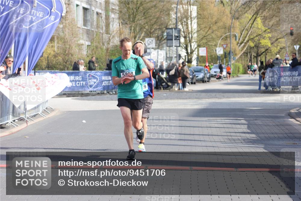 12.04.2026 - 45. Internationalen Wilhelmsburger Insellauf Strokosch-Dieckow http://msf.ph/oto/9451706 12.04.2026 10:17:40 Ziel 5838, 2819 meine-sportfotos.de