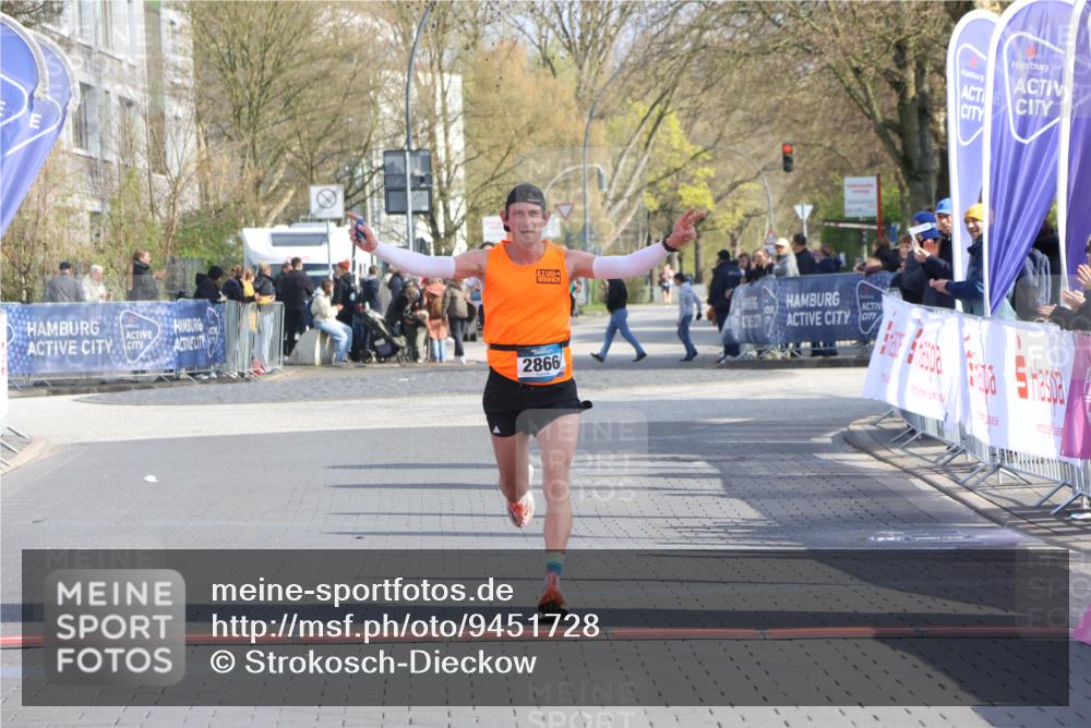 12.04.2026 - 45. Internationalen Wilhelmsburger Insellauf Strokosch-Dieckow http://msf.ph/oto/9451728 12.04.2026 10:18:03 Ziel 2866 meine-sportfotos.de