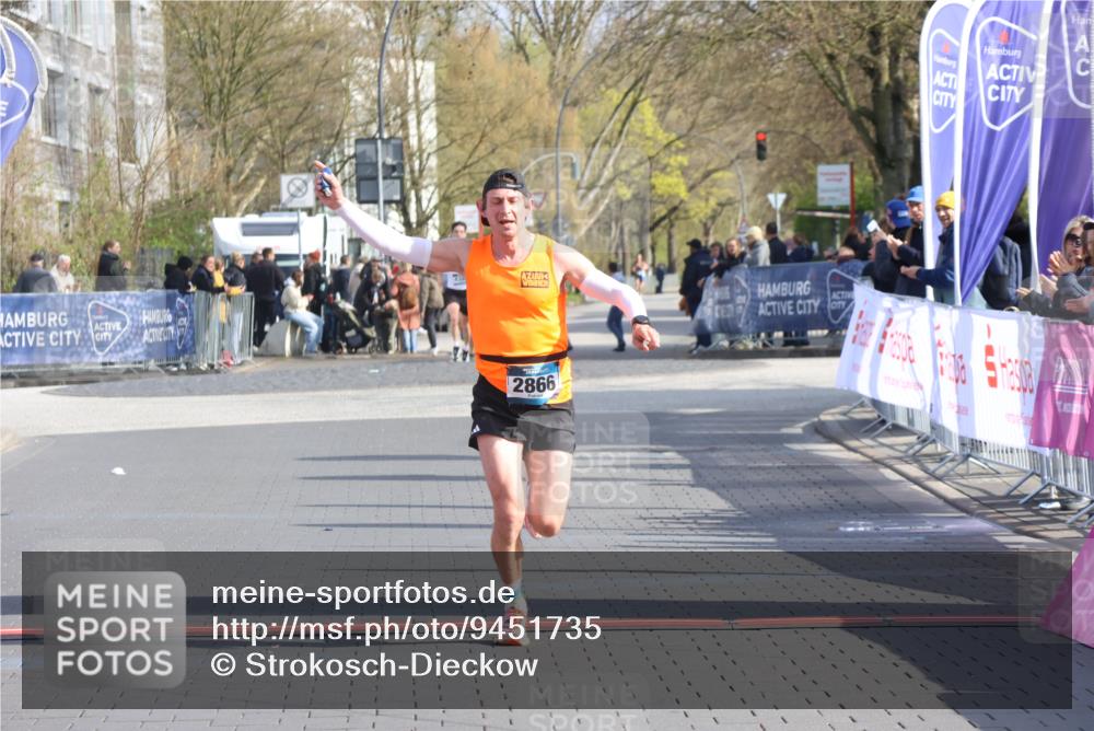 12.04.2026 - 45. Internationalen Wilhelmsburger Insellauf Strokosch-Dieckow http://msf.ph/oto/9451735 12.04.2026 10:18:03 Ziel 2866 meine-sportfotos.de