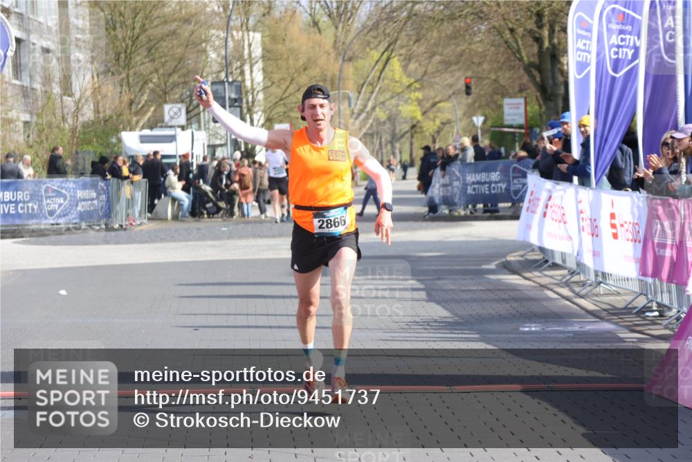 12.04.2026 - 45. Internationalen Wilhelmsburger Insellauf Strokosch-Dieckow http://msf.ph/oto/9451737 12.04.2026 10:18:03 Ziel 2866 meine-sportfotos.de