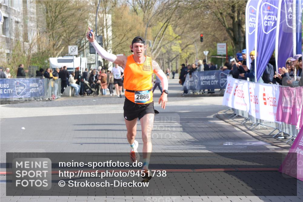 12.04.2026 - 45. Internationalen Wilhelmsburger Insellauf Strokosch-Dieckow http://msf.ph/oto/9451738 12.04.2026 10:18:03 Ziel 2866 meine-sportfotos.de