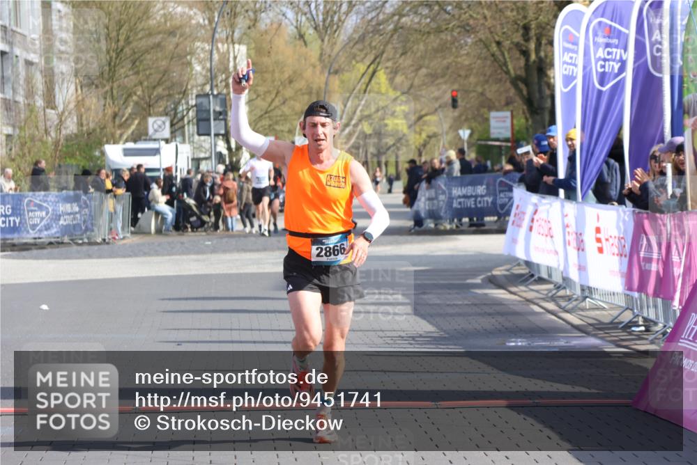 12.04.2026 - 45. Internationalen Wilhelmsburger Insellauf Strokosch-Dieckow http://msf.ph/oto/9451741 12.04.2026 10:18:04 Ziel 2866 meine-sportfotos.de