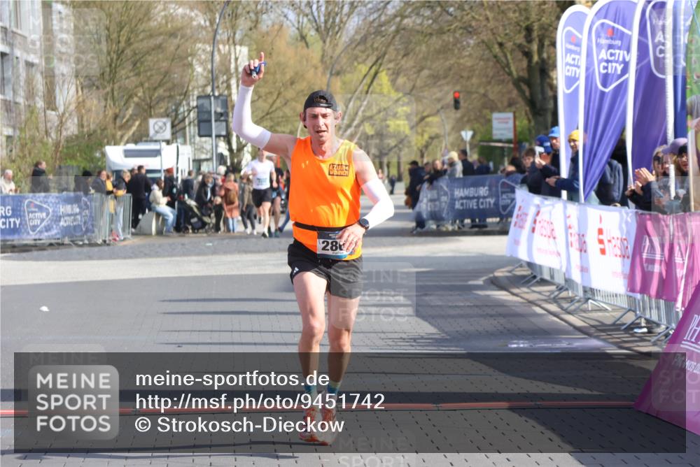 12.04.2026 - 45. Internationalen Wilhelmsburger Insellauf Strokosch-Dieckow http://msf.ph/oto/9451742 12.04.2026 10:18:04 Ziel 2866 meine-sportfotos.de