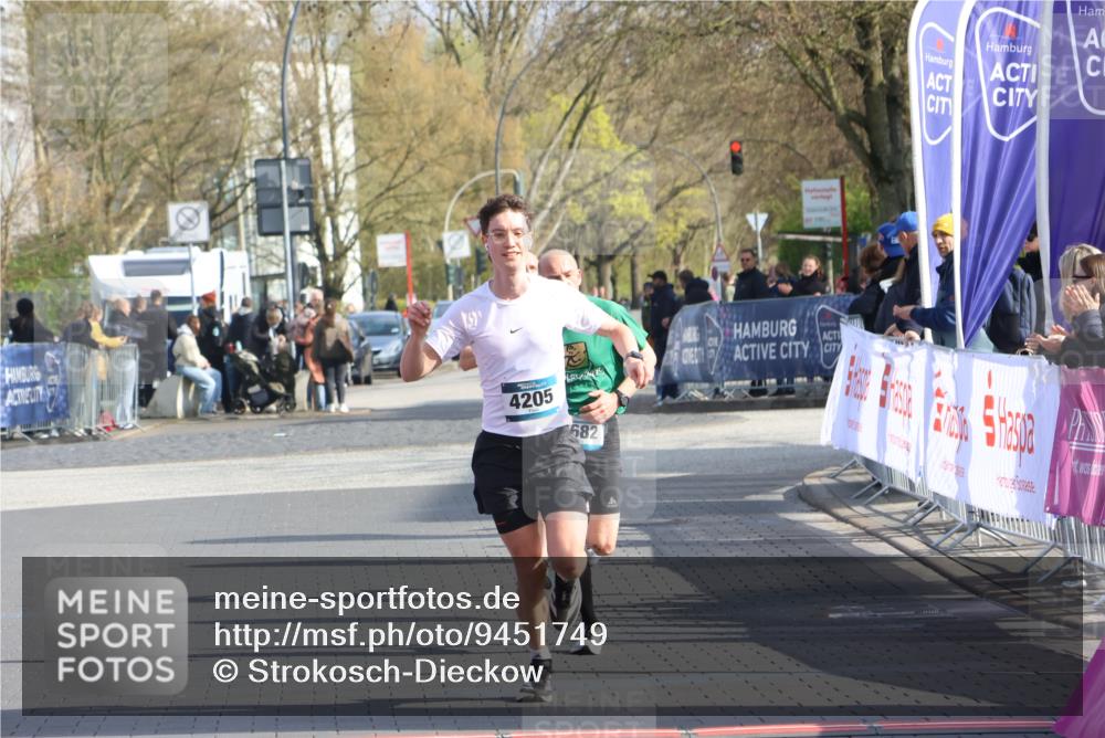 12.04.2026 - 45. Internationalen Wilhelmsburger Insellauf Strokosch-Dieckow http://msf.ph/oto/9451749 12.04.2026 10:18:11 Ziel 4205, 3682, 4475 meine-sportfotos.de