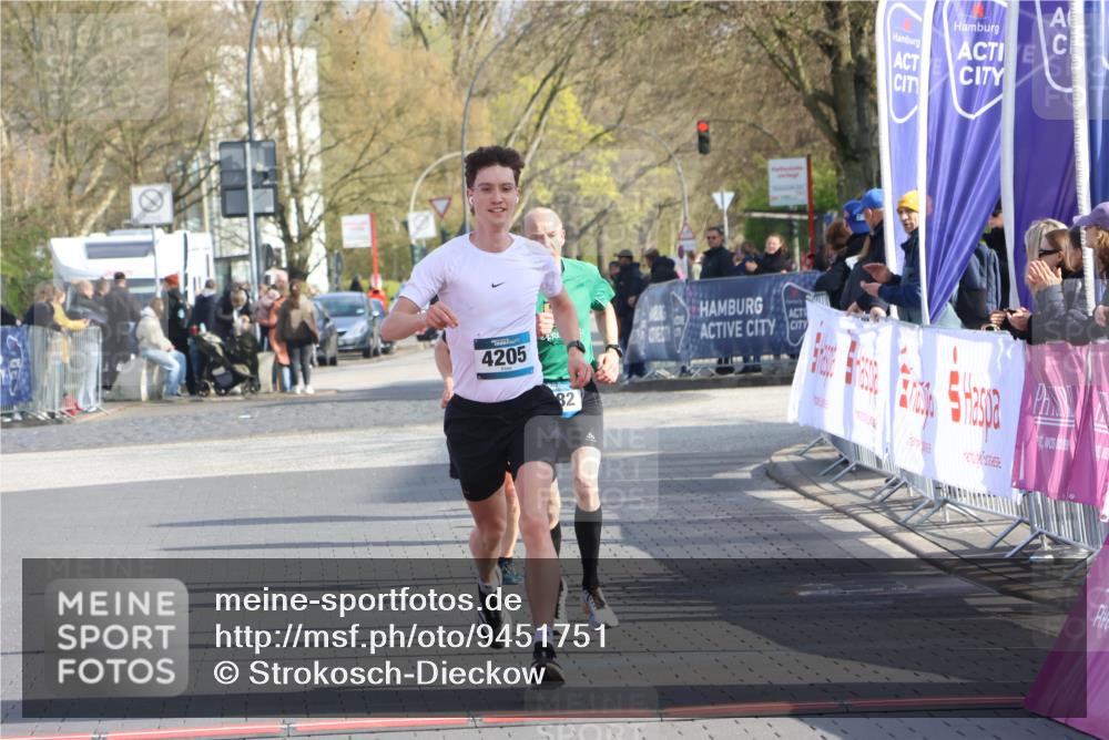 12.04.2026 - 45. Internationalen Wilhelmsburger Insellauf Strokosch-Dieckow http://msf.ph/oto/9451751 12.04.2026 10:18:11 Ziel 4205, 3682, 4475 meine-sportfotos.de