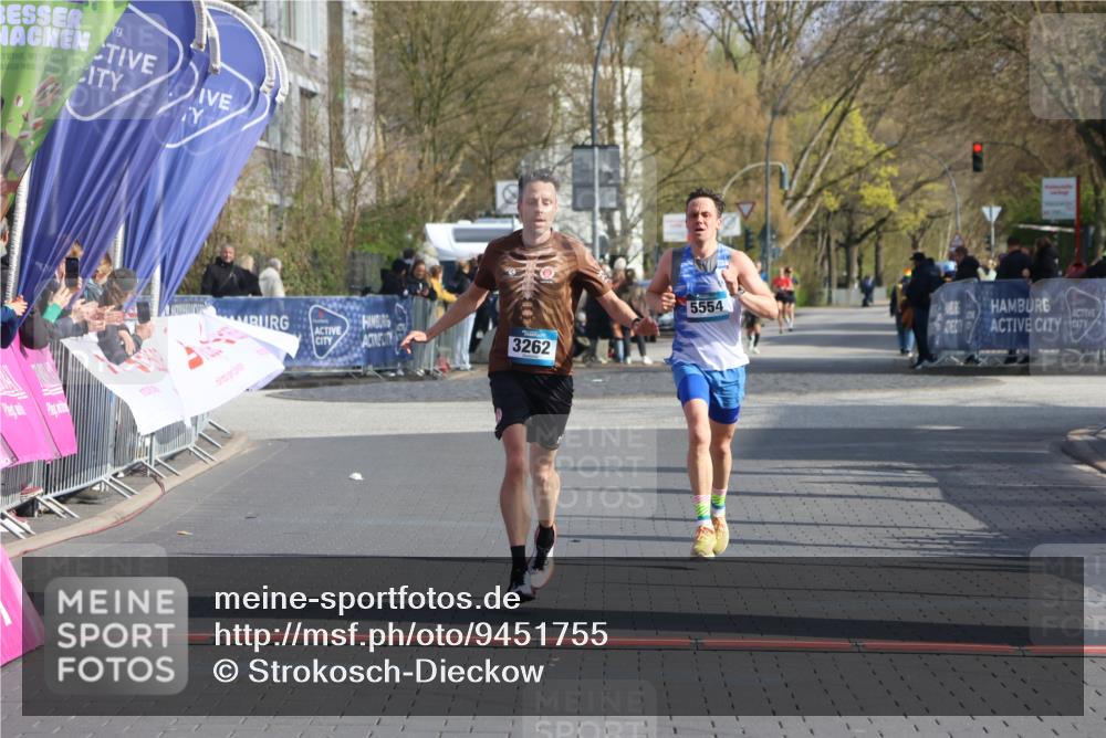12.04.2026 - 45. Internationalen Wilhelmsburger Insellauf Strokosch-Dieckow http://msf.ph/oto/9451755 12.04.2026 10:18:44 Ziel 3262, 5554 meine-sportfotos.de