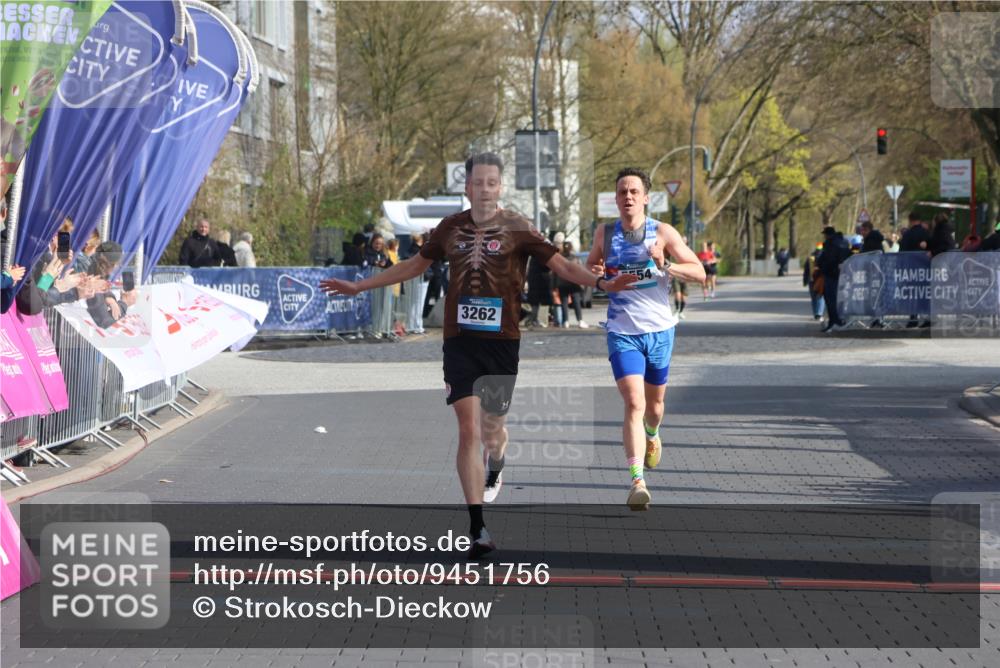 12.04.2026 - 45. Internationalen Wilhelmsburger Insellauf Strokosch-Dieckow http://msf.ph/oto/9451756 12.04.2026 10:18:44 Ziel 3262, 5554 meine-sportfotos.de