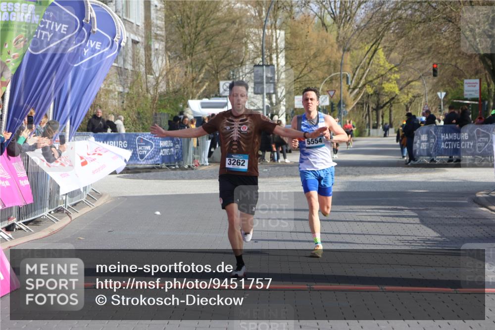 12.04.2026 - 45. Internationalen Wilhelmsburger Insellauf Strokosch-Dieckow http://msf.ph/oto/9451757 12.04.2026 10:18:44 Ziel 3262, 5554 meine-sportfotos.de