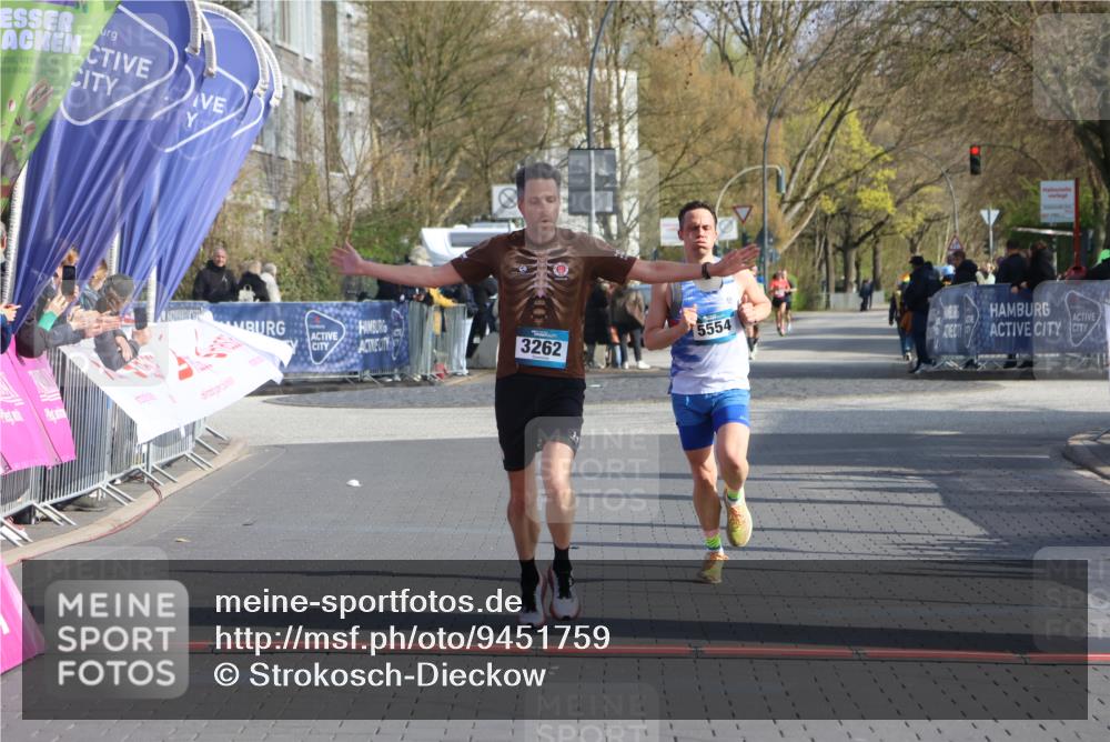 12.04.2026 - 45. Internationalen Wilhelmsburger Insellauf Strokosch-Dieckow http://msf.ph/oto/9451759 12.04.2026 10:18:44 Ziel 3262, 5554 meine-sportfotos.de