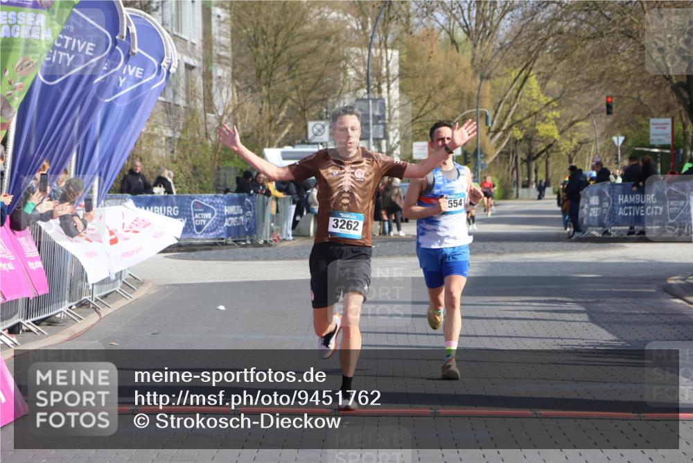 12.04.2026 - 45. Internationalen Wilhelmsburger Insellauf Strokosch-Dieckow http://msf.ph/oto/9451762 12.04.2026 10:18:45 Ziel 3262, 5554 meine-sportfotos.de