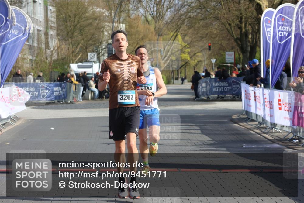 12.04.2026 - 45. Internationalen Wilhelmsburger Insellauf Strokosch-Dieckow http://msf.ph/oto/9451771 12.04.2026 10:18:46 Ziel 3262, 5554 meine-sportfotos.de