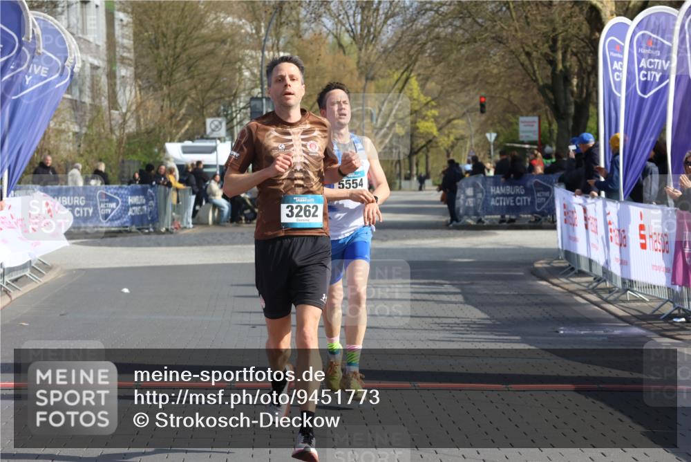 12.04.2026 - 45. Internationalen Wilhelmsburger Insellauf Strokosch-Dieckow http://msf.ph/oto/9451773 12.04.2026 10:18:46 Ziel 3262, 5554 meine-sportfotos.de
