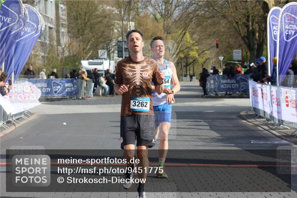 12.04.2026 - 45. Internationalen Wilhelmsburger Insellauf Strokosch-Dieckow http://msf.ph/oto/9451775 12.04.2026 10:18:46 Ziel 3262, 5554 meine-sportfotos.de