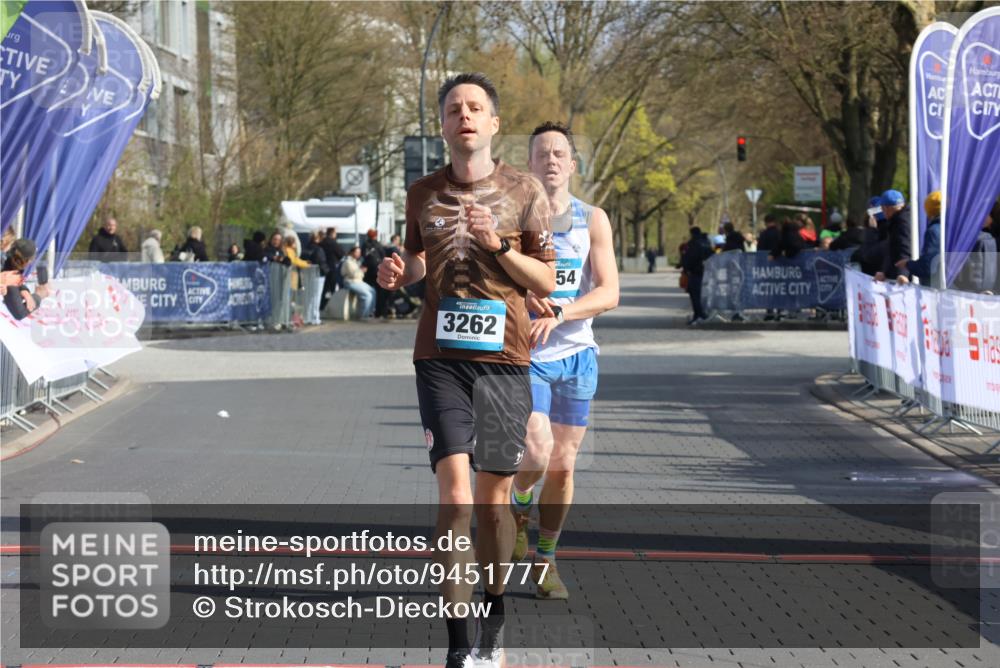 12.04.2026 - 45. Internationalen Wilhelmsburger Insellauf Strokosch-Dieckow http://msf.ph/oto/9451777 12.04.2026 10:18:46 Ziel 3262, 5554 meine-sportfotos.de