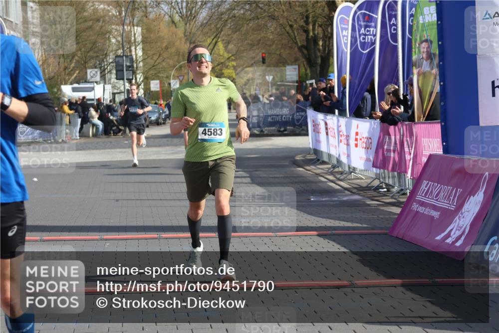 12.04.2026 - 45. Internationalen Wilhelmsburger Insellauf Strokosch-Dieckow http://msf.ph/oto/9451790 12.04.2026 10:19:05 Ziel 4733, 4583 meine-sportfotos.de