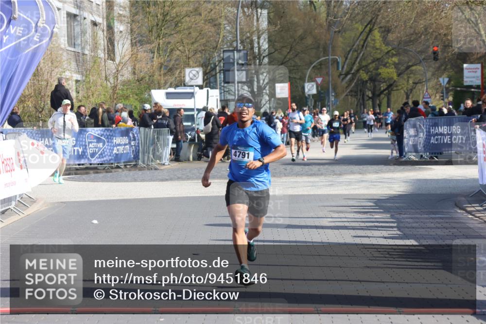 12.04.2026 - 45. Internationalen Wilhelmsburger Insellauf Strokosch-Dieckow http://msf.ph/oto/9451846 12.04.2026 10:32:16 Ziel 4791 meine-sportfotos.de