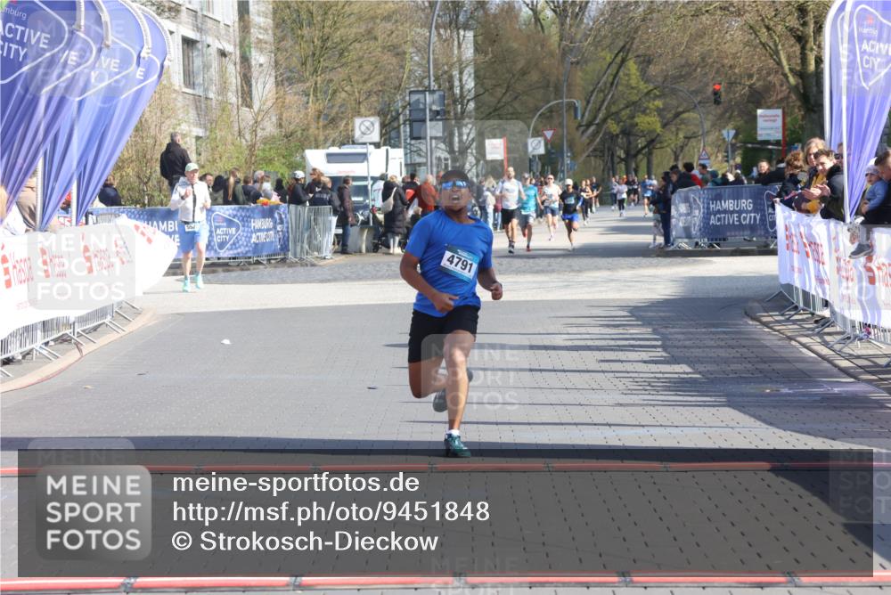12.04.2026 - 45. Internationalen Wilhelmsburger Insellauf Strokosch-Dieckow http://msf.ph/oto/9451848 12.04.2026 10:32:16 Ziel 4791 meine-sportfotos.de