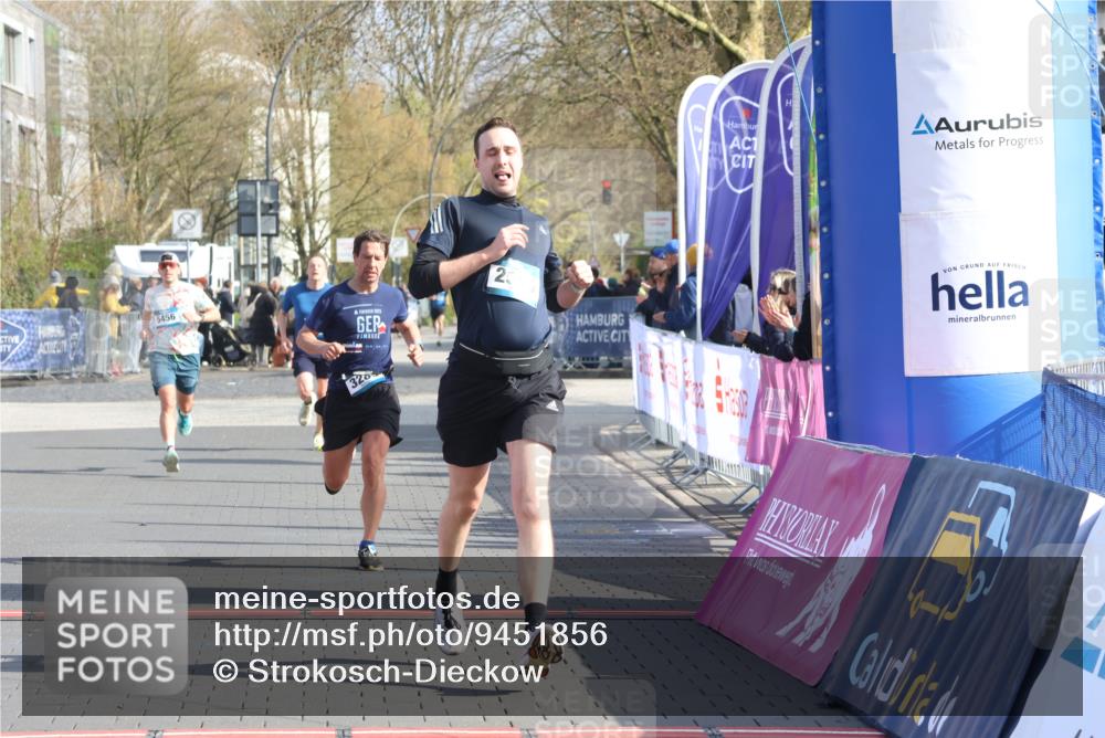 12.04.2026 - 45. Internationalen Wilhelmsburger Insellauf Strokosch-Dieckow http://msf.ph/oto/9451856 12.04.2026 10:19:45 Ziel 2671, 2549, 3289, 5456, 2789 meine-sportfotos.de