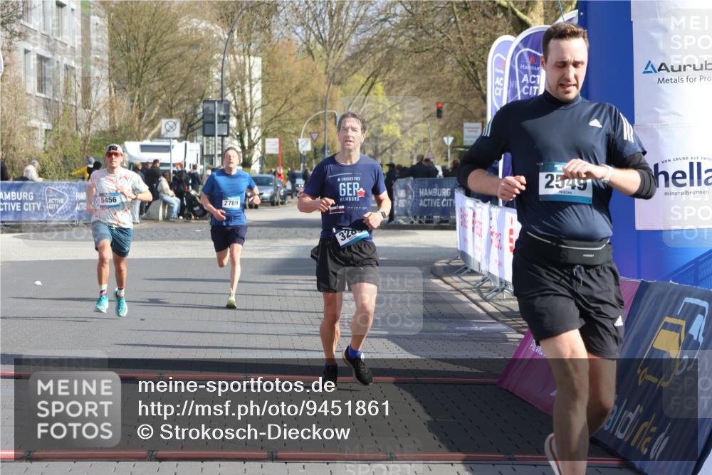 12.04.2026 - 45. Internationalen Wilhelmsburger Insellauf Strokosch-Dieckow http://msf.ph/oto/9451861 12.04.2026 10:19:46 Ziel 2671, 2549, 3289, 5456, 2789 meine-sportfotos.de