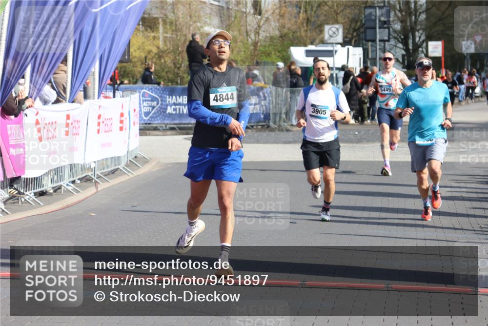 12.04.2026 - 45. Internationalen Wilhelmsburger Insellauf Strokosch-Dieckow http://msf.ph/oto/9451897 12.04.2026 10:32:28 Ziel 5522, 4844, 3666, 3905 meine-sportfotos.de