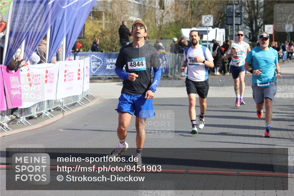 12.04.2026 - 45. Internationalen Wilhelmsburger Insellauf Strokosch-Dieckow http://msf.ph/oto/9451903 12.04.2026 10:32:28 Ziel 5522, 4844, 3666, 3905 meine-sportfotos.de