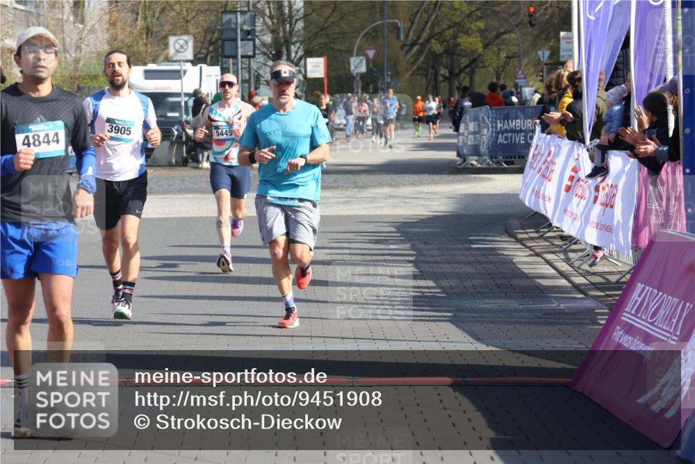 12.04.2026 - 45. Internationalen Wilhelmsburger Insellauf Strokosch-Dieckow http://msf.ph/oto/9451908 12.04.2026 10:32:29 Ziel 4844, 3666, 3905, 5449 meine-sportfotos.de