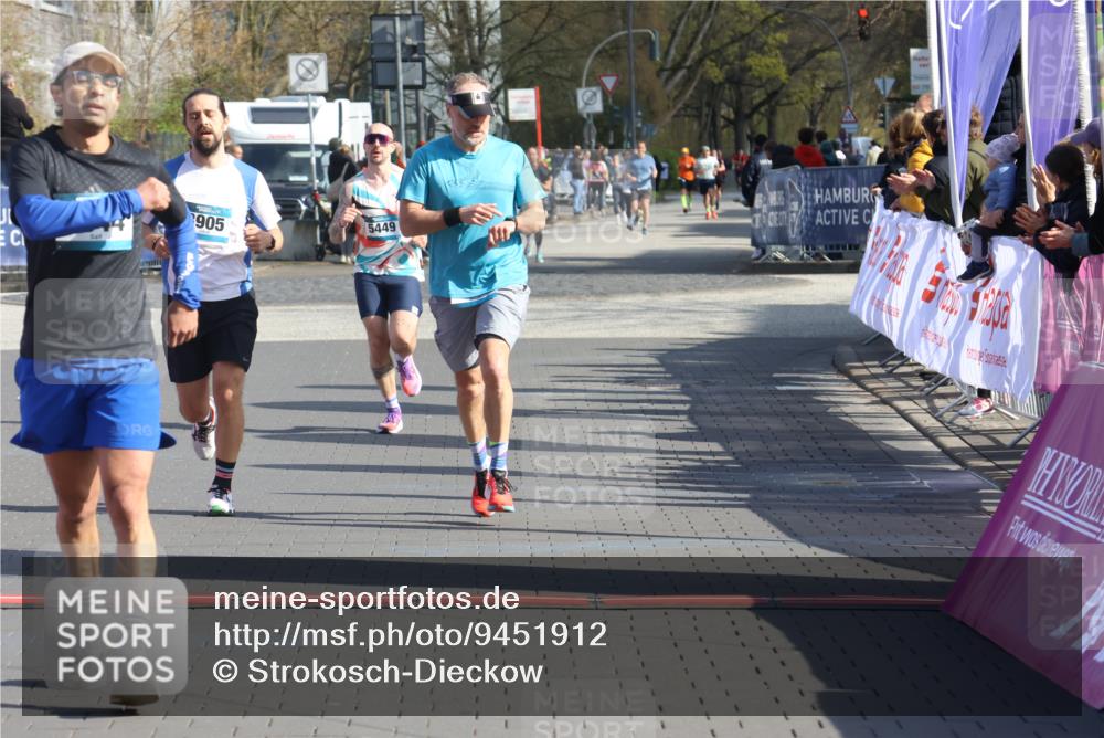 12.04.2026 - 45. Internationalen Wilhelmsburger Insellauf Strokosch-Dieckow http://msf.ph/oto/9451912 12.04.2026 10:32:29 Ziel 4844, 3666, 3905, 5449 meine-sportfotos.de