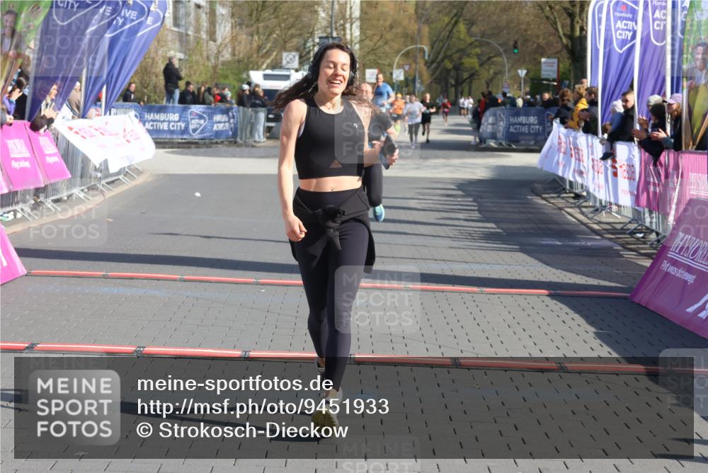 12.04.2026 - 45. Internationalen Wilhelmsburger Insellauf Strokosch-Dieckow http://msf.ph/oto/9451933 12.04.2026 10:32:42 Ziel 4554, 4378 meine-sportfotos.de