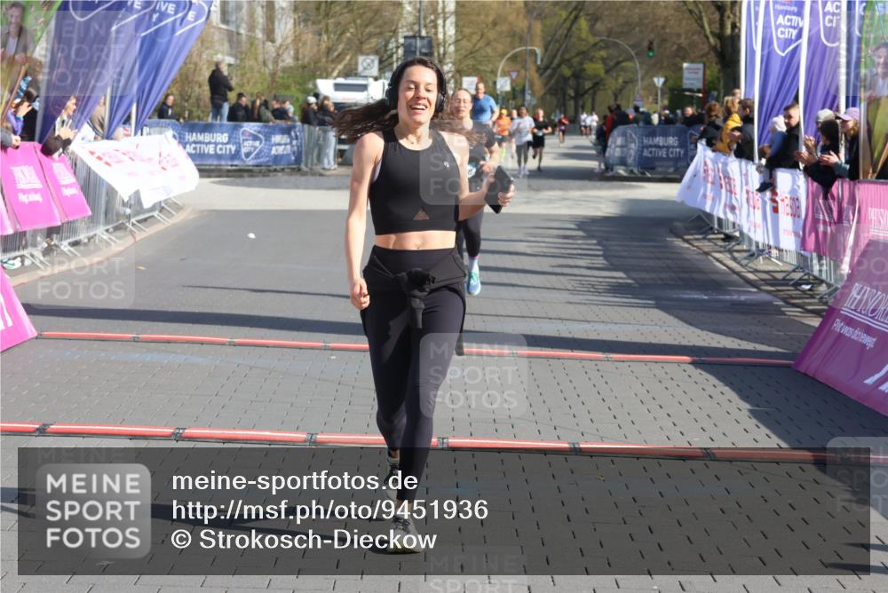 12.04.2026 - 45. Internationalen Wilhelmsburger Insellauf Strokosch-Dieckow http://msf.ph/oto/9451936 12.04.2026 10:32:42 Ziel 4554, 4378 meine-sportfotos.de