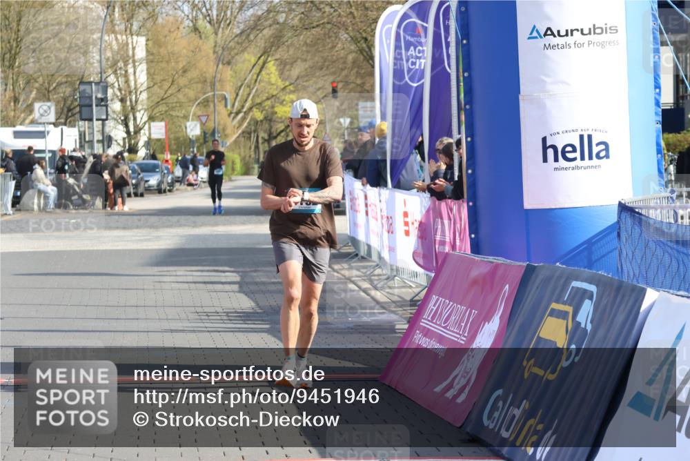 12.04.2026 - 45. Internationalen Wilhelmsburger Insellauf Strokosch-Dieckow http://msf.ph/oto/9451946 12.04.2026 10:20:19 Ziel 4162 meine-sportfotos.de