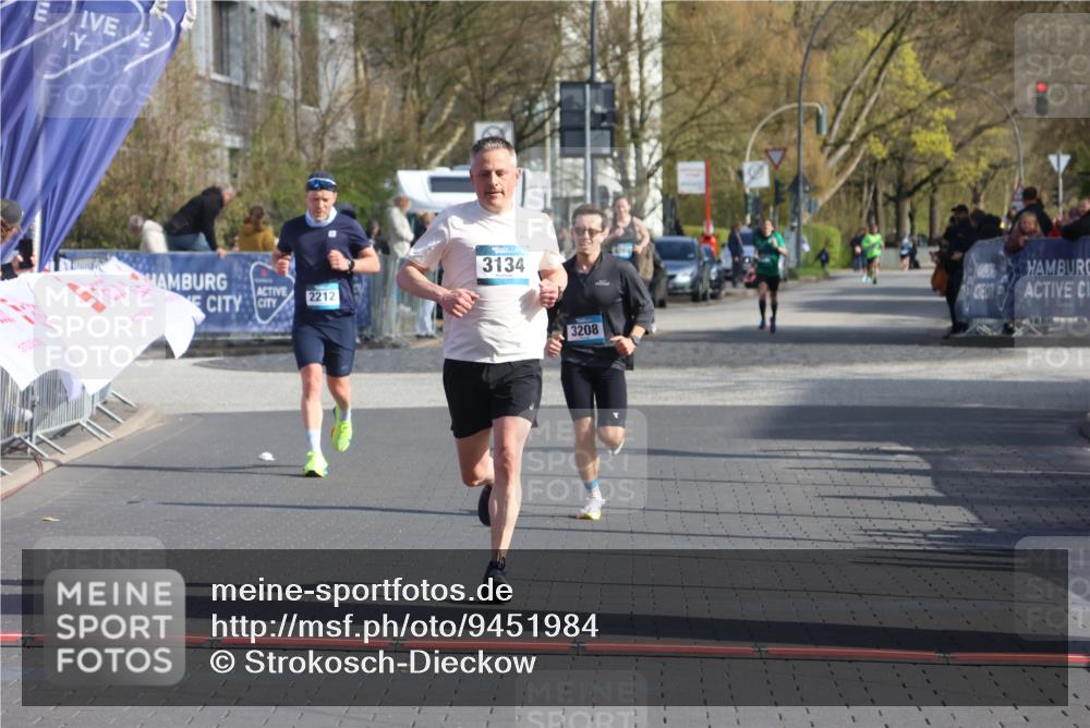 12.04.2026 - 45. Internationalen Wilhelmsburger Insellauf Strokosch-Dieckow http://msf.ph/oto/9451984 12.04.2026 10:21:11 Ziel 3134, 3208 meine-sportfotos.de