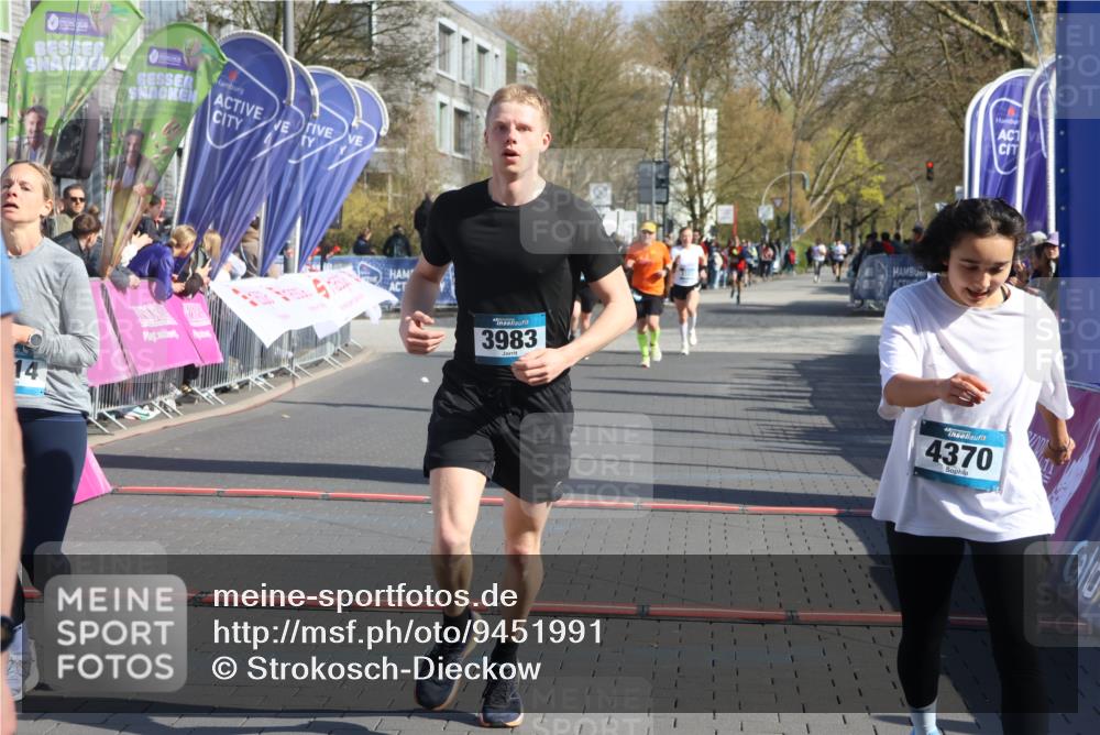 12.04.2026 - 45. Internationalen Wilhelmsburger Insellauf Strokosch-Dieckow http://msf.ph/oto/9451991 12.04.2026 10:32:57 Ziel 3506, 4370, 3983, 3114 meine-sportfotos.de