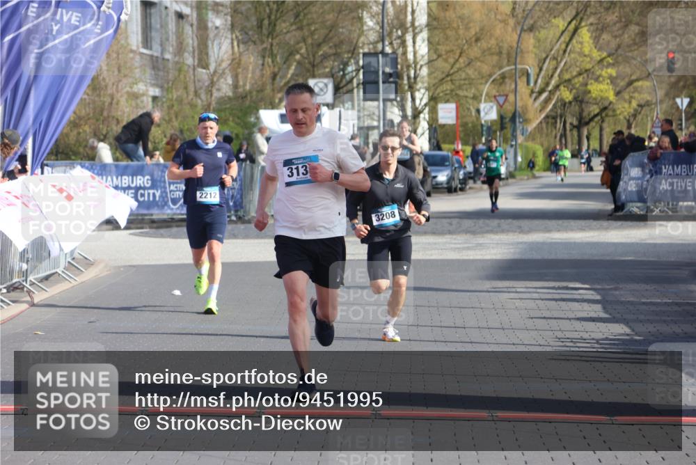 12.04.2026 - 45. Internationalen Wilhelmsburger Insellauf Strokosch-Dieckow http://msf.ph/oto/9451995 12.04.2026 10:21:11 Ziel 3134, 3208 meine-sportfotos.de