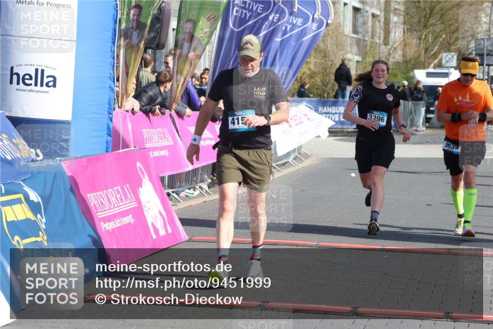 12.04.2026 - 45. Internationalen Wilhelmsburger Insellauf Strokosch-Dieckow http://msf.ph/oto/9451999 12.04.2026 10:33:02 Ziel 4150, 3296, 3323, 5639 meine-sportfotos.de