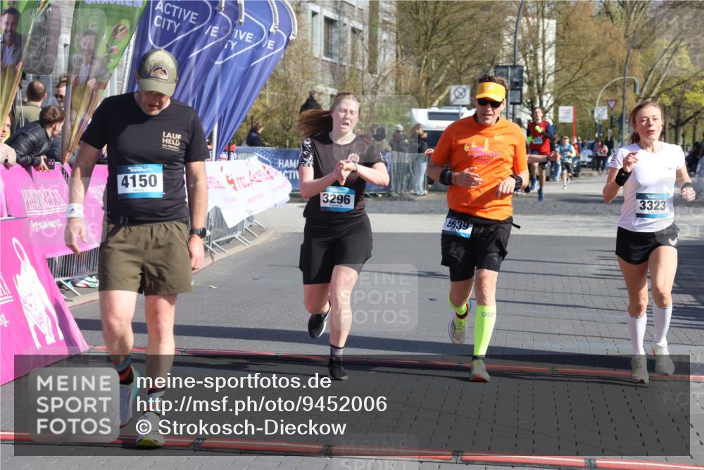 12.04.2026 - 45. Internationalen Wilhelmsburger Insellauf Strokosch-Dieckow http://msf.ph/oto/9452006 12.04.2026 10:33:03 Ziel 4150, 3296, 3323, 5639, 2071 meine-sportfotos.de