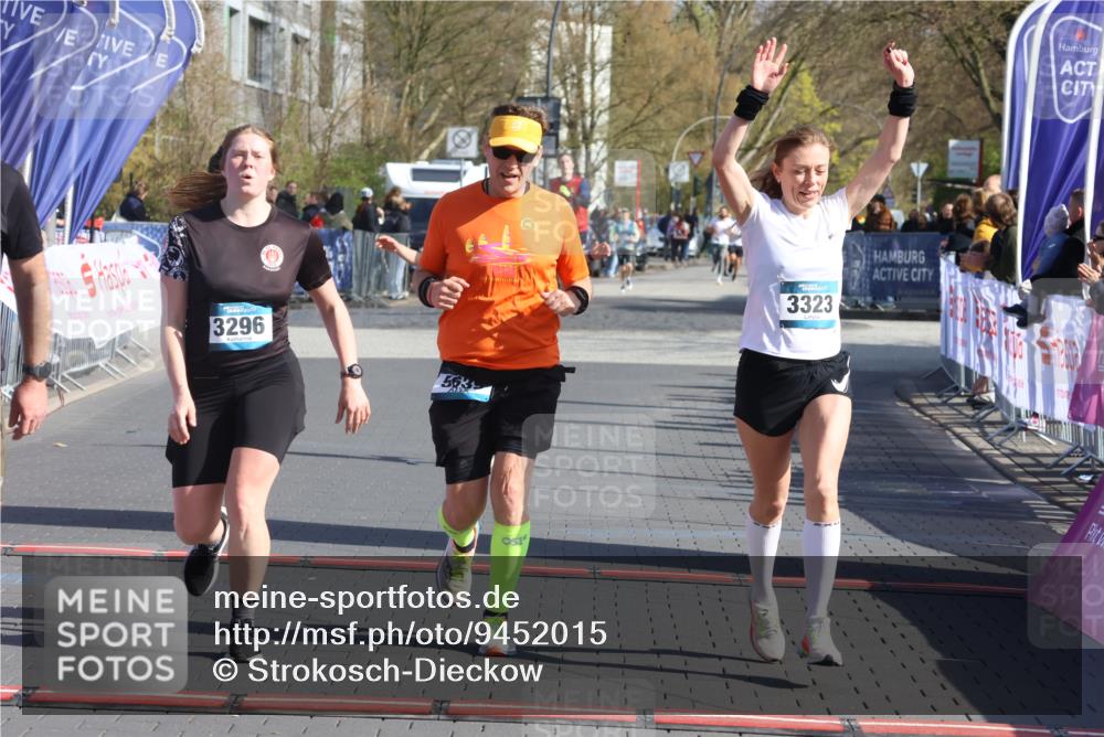 12.04.2026 - 45. Internationalen Wilhelmsburger Insellauf Strokosch-Dieckow http://msf.ph/oto/9452015 12.04.2026 10:33:04 Ziel 4150, 3296, 3323, 5639, 2071 meine-sportfotos.de