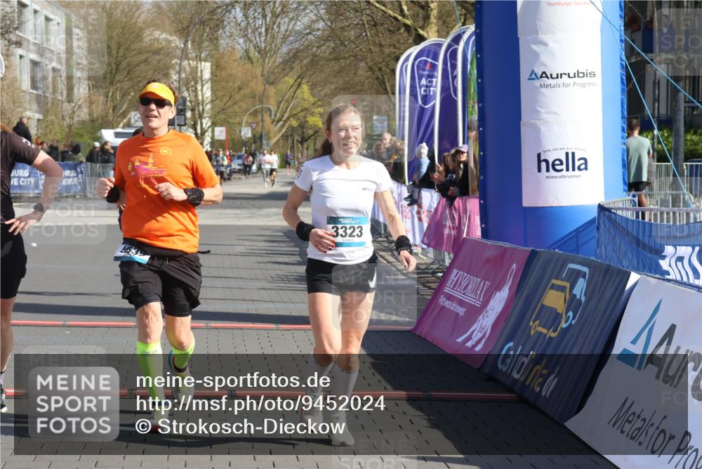 12.04.2026 - 45. Internationalen Wilhelmsburger Insellauf Strokosch-Dieckow http://msf.ph/oto/9452024 12.04.2026 10:33:05 Ziel 4150, 3296, 3323, 5639, 2071 meine-sportfotos.de