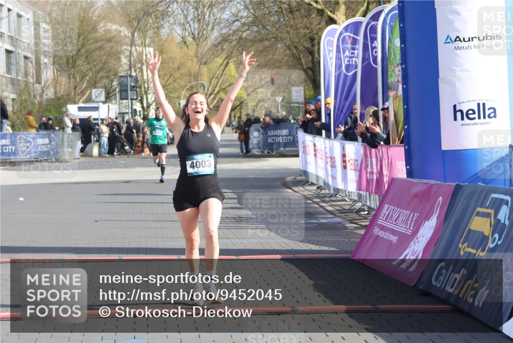 12.04.2026 - 45. Internationalen Wilhelmsburger Insellauf Strokosch-Dieckow http://msf.ph/oto/9452045 12.04.2026 10:21:20 Ziel 2212, 4003 meine-sportfotos.de