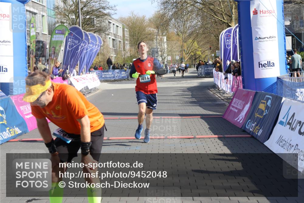 12.04.2026 - 45. Internationalen Wilhelmsburger Insellauf Strokosch-Dieckow http://msf.ph/oto/9452048 12.04.2026 10:33:11 Ziel 2071, 3014 meine-sportfotos.de