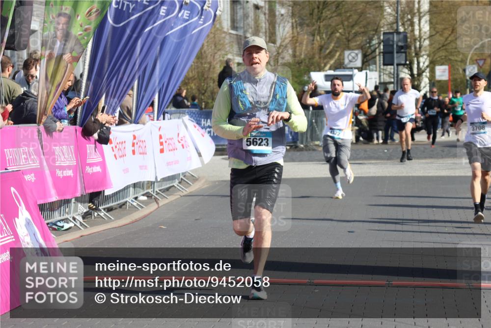 12.04.2026 - 45. Internationalen Wilhelmsburger Insellauf Strokosch-Dieckow http://msf.ph/oto/9452058 12.04.2026 10:33:21 Ziel 5623, 3708 meine-sportfotos.de