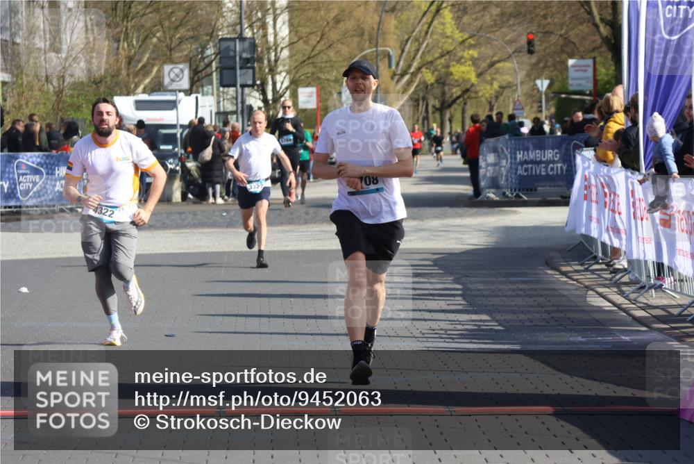 12.04.2026 - 45. Internationalen Wilhelmsburger Insellauf Strokosch-Dieckow http://msf.ph/oto/9452063 12.04.2026 10:33:23 Ziel 5623, 3708, 4322 meine-sportfotos.de