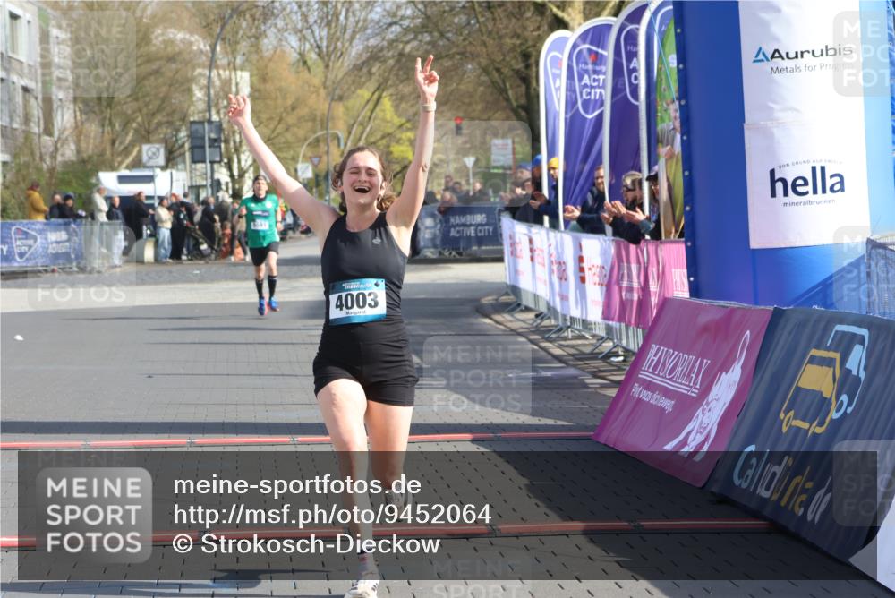 12.04.2026 - 45. Internationalen Wilhelmsburger Insellauf Strokosch-Dieckow http://msf.ph/oto/9452064 12.04.2026 10:21:20 Ziel 2212, 4003 meine-sportfotos.de