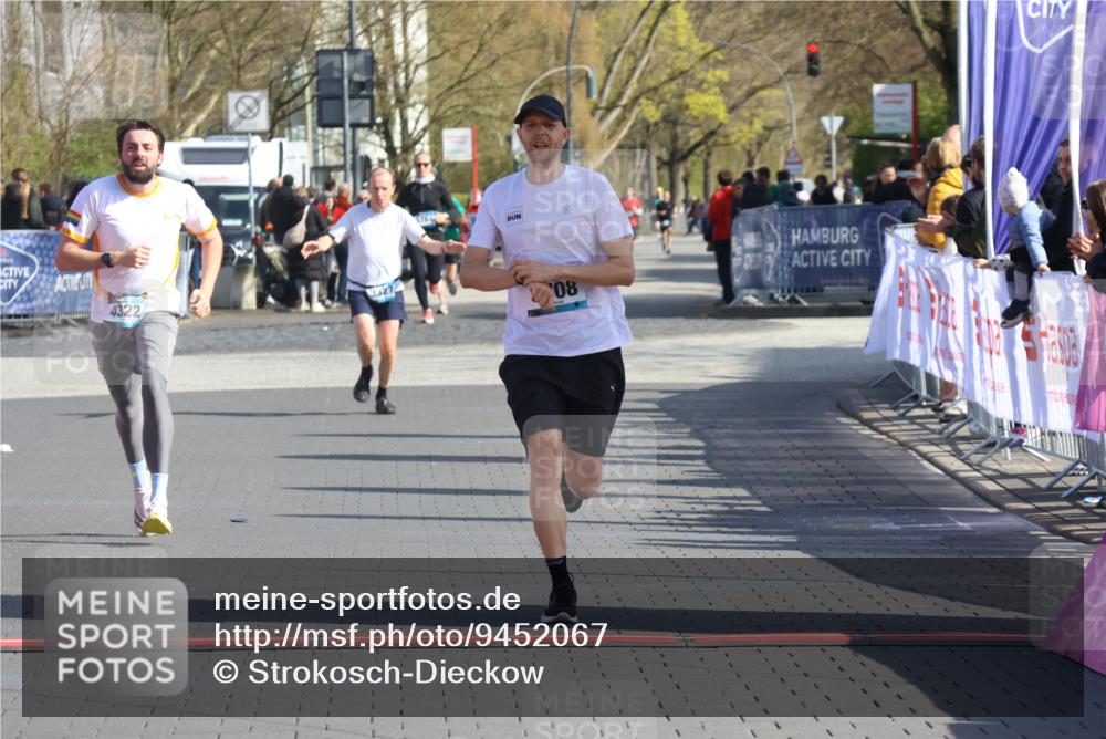 12.04.2026 - 45. Internationalen Wilhelmsburger Insellauf Strokosch-Dieckow http://msf.ph/oto/9452067 12.04.2026 10:33:23 Ziel 5623, 3708, 4322 meine-sportfotos.de