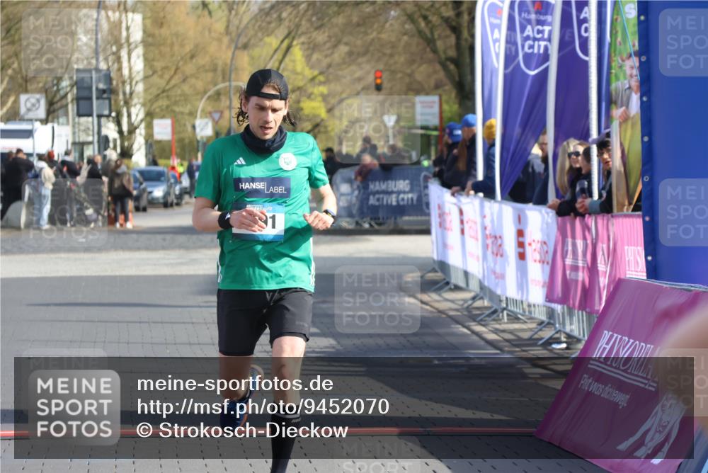 12.04.2026 - 45. Internationalen Wilhelmsburger Insellauf Strokosch-Dieckow http://msf.ph/oto/9452070 12.04.2026 10:21:25 Ziel 5591 meine-sportfotos.de