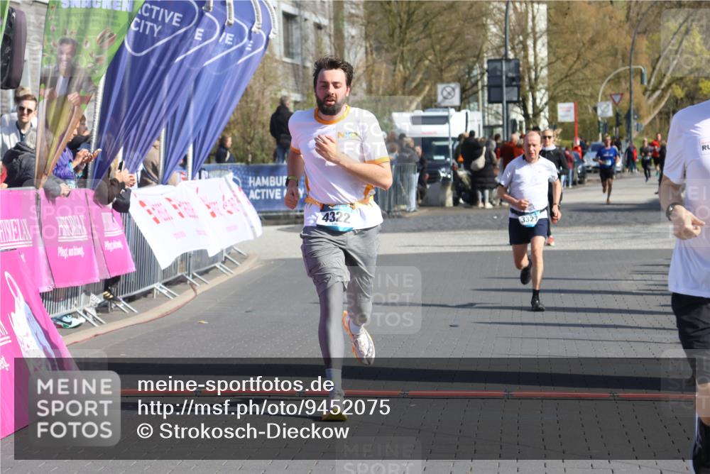 12.04.2026 - 45. Internationalen Wilhelmsburger Insellauf Strokosch-Dieckow http://msf.ph/oto/9452075 12.04.2026 10:33:25 Ziel 5623, 3708, 4322, 3327 meine-sportfotos.de